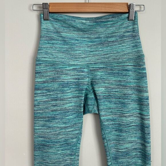 Lululemon Wunder Under Crop (Hi-Rise) - Picture 6 of 12